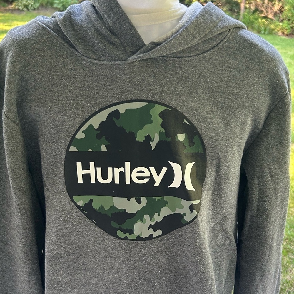 ☀️NWOT-Hurley Gray Camo Logo pull/over Hoodie- size 18/20 kids YA - Picture 2 of 4